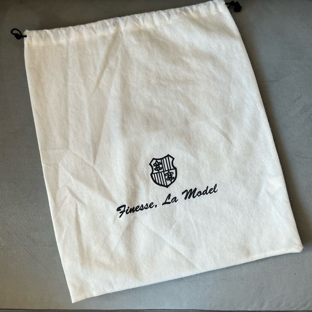 FINESSE LA MODEL Drawstring Vintage White Dust Bag 18x15.25 inches